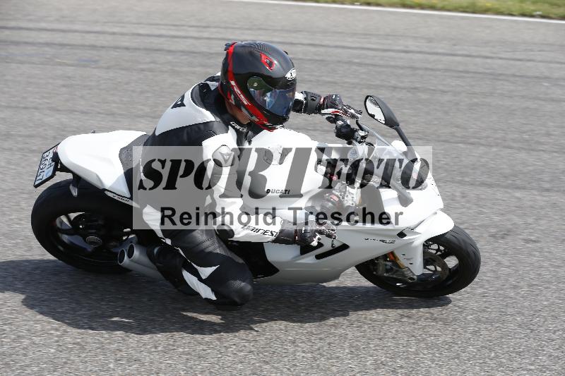 /27 12.06.2025 Ducati Schweiz Trackday Warmup  ADR/blau-bleu/41